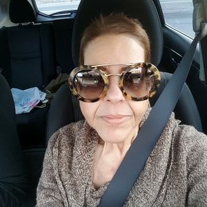 Meet your Posher, Rose